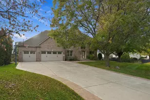 1400 Larkspur Dr, Woodbury, MN 55129 - Photo 1