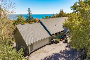 1424 E Skyline Pkwy, Duluth, MN 55805 - Photo 5