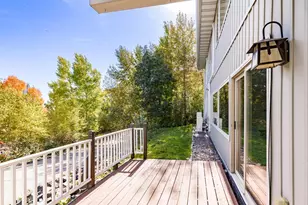1424 E Skyline Pkwy, Duluth, MN 55805 - Photo 39