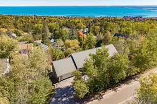1424 E Skyline Pkwy, Duluth, MN 55805 - Photo 7