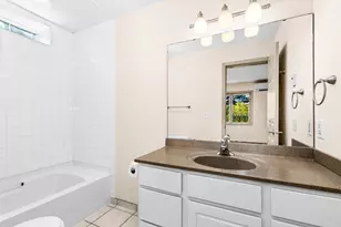 1424 E Skyline Pkwy, Duluth, MN 55805 - Photo 23
