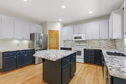 9142 Woodland Drive, Saint Bonifacius, MN 55375 - Photo 11
