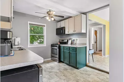 670 Goodwin Avenue N, Oakdale, MN 55128 - Photo 5