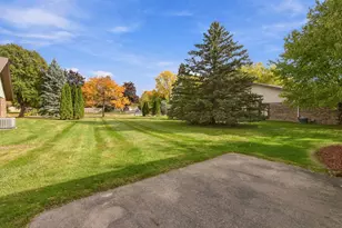 974 Yuma Ln N, Plymouth, MN 55447 - Photo 3