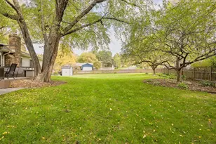 1701 James Pl, Burnsville, MN 55337 - Photo 33