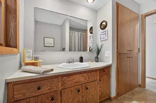 2555 Holly St S, Cambridge, MN 55008 - Photo 25