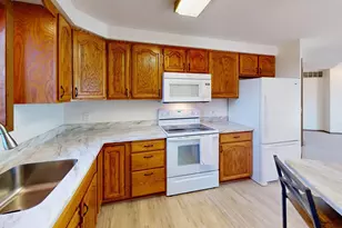 808 Lake Chapeau Dr, Albert Lea, MN 56007 - Photo 7