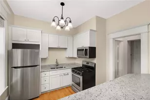 579 Summit Ave, Saint Paul, MN 55102 - Photo 3