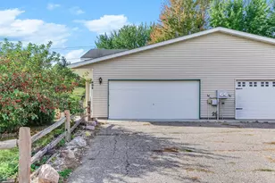 494 Appleblossom Ln, Shakopee, MN 55379 - Photo 27