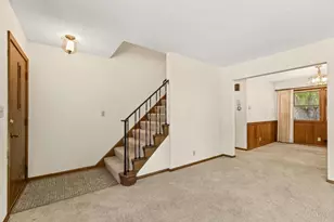 33 Hilltop Ln, Saint Paul, MN 55116 - Photo 9