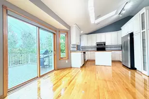 6585 Promontory Dr, Eden Prairie, MN 55346 - Photo 7