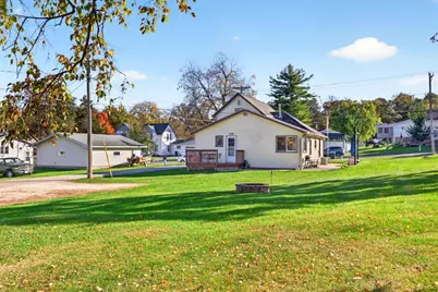 243 W 15th Street, Saint Charles, MN 55972 - Photo 9