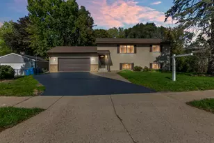 308 W 102nd St, Bloomington, MN 55420 - Photo 3