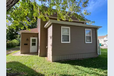 918 S Newton Avenue, Albert Lea, MN 56007 - Photo 1