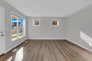 426 Rivoli Dr, Saint Paul, MN 55130 - Photo 13