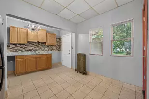 115 E 35th St, Minneapolis, MN 55408 - Photo 9