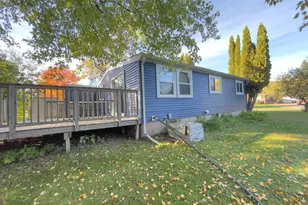 37 Bell Cir, Silver Bay, MN 55614 - Photo 3