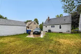 2002 Bush Ave E, Saint Paul, MN 55119 - Photo 21