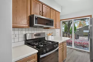 2042 Clear Ave, Saint Paul, MN 55119 - Photo 9