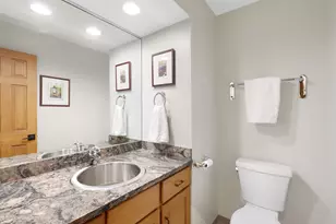 8 Woodhill Ln, North Oaks, MN 55127 - Photo 15
