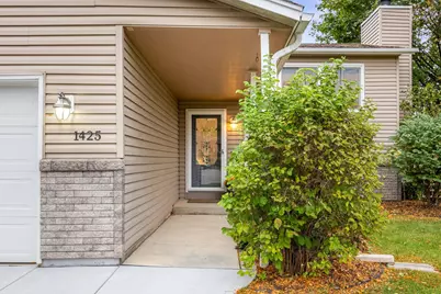 1425 Meadow Court, Chaska, MN 55318 - Photo 3