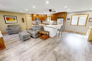 1113 Shore Acres Dr, Albert Lea, MN 56007 - Photo 9