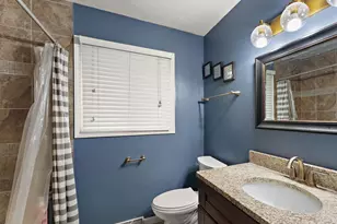 475 Springhill Rd, Vadnais Heights, MN 55127 - Photo 17