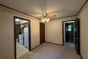 1113 N Cedar St, Luverne, MN 56156 - Photo 11