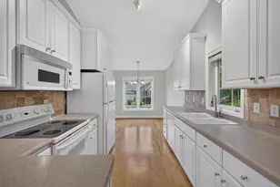 8660 Powers Pl, Chanhassen, MN 55317 - Photo 5