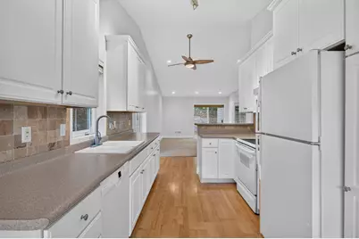 8660 Powers Place, Chanhassen, MN 55317 - Photo 9