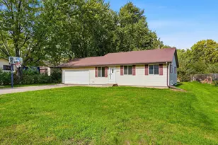 2657 5th St E, Maplewood, MN 55119 - Photo 1