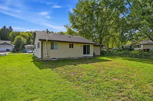 2657 5th St E, Maplewood, MN 55119 - Photo 5