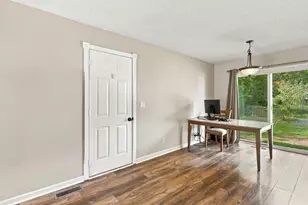 2657 5th St E, Maplewood, MN 55119 - Photo 9