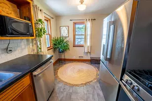 727 Austin Dr, Saint Peter, MN 56082 - Photo 9