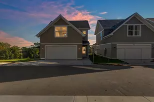 422 Rivoli Dr, Saint Paul, MN 55130 - Photo 1
