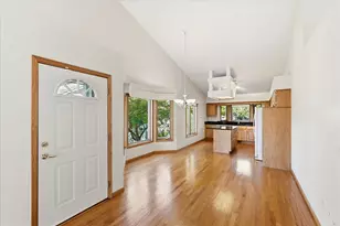 1013 Hesli Hill Ct, Shoreview, MN 55126 - Photo 9