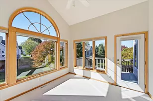 1013 Hesli Hill Ct, Shoreview, MN 55126 - Photo 15
