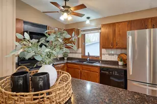 6342 Whispering Oaks Dr, Eden Prairie, MN 55346 - Photo 9