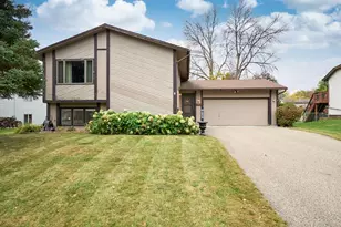 6342 Whispering Oaks Dr, Eden Prairie, MN 55346 - Photo 3