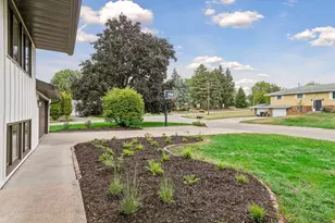 963 Marnie St S, Maplewood, MN 55119 - Photo 5
