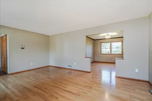 1331 Willow Cir, Roseville, MN 55113 - Photo 15