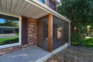 1331 Willow Cir, Roseville, MN 55113 - Photo 5