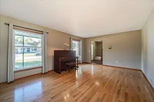 1331 Willow Cir, Roseville, MN 55113 - Photo 11