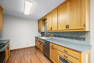 6056 Sumter Ave N, New Hope, MN 55428 - Photo 7