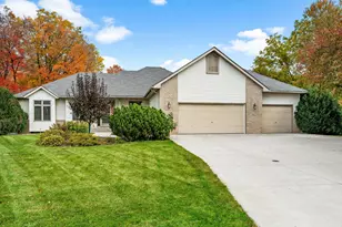 21448 Pointe Dr, Rogers, MN 55374 - Photo 3