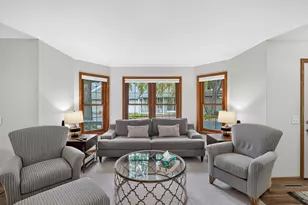 7780 Glenda Ct, Apple Valley, MN 55124 - Photo 9
