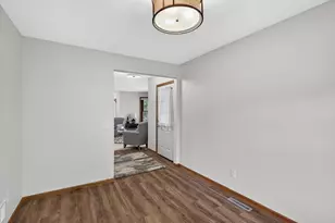 7780 Glenda Ct, Apple Valley, MN 55124 - Photo 29