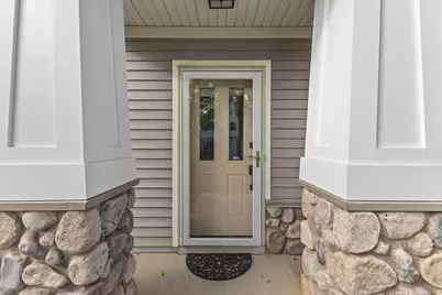 7756 Buttercup Court, Chanhassen, MN 55317 - Photo 11