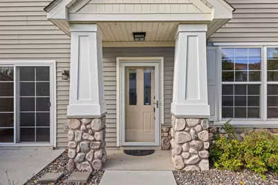 7756 Buttercup Court, Chanhassen, MN 55317 - Photo 9