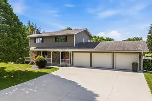 1203 22nd Ave SW, Austin, MN 55912 - Photo 1